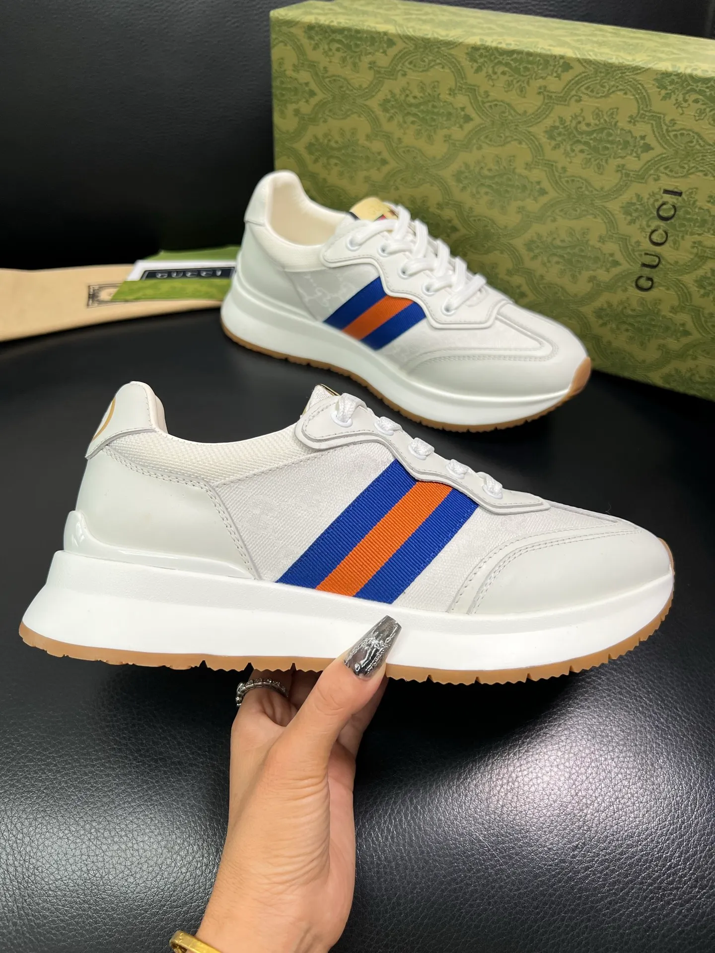 Men's shoes 💰800 Gucci top purchasing Gucci counter new model, original factory configuration of imported cowhide from Italy with printed cloth fabric, imported cowhide lining, breathable and comfortable, sole: original factory special sole is super comfortable, original factory and single goods are high quality, welcome to compare, code number 38-44 (customized 45 46) 85865